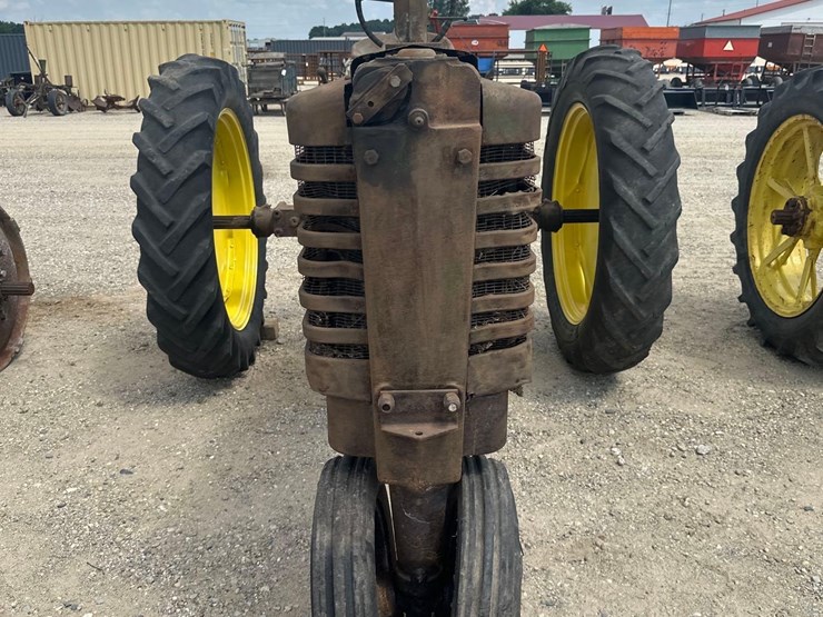 john-deere-b-image-2