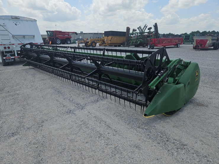 2011-john-deere-625f-image-13