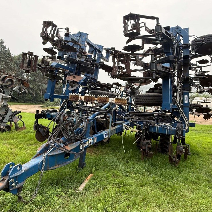 Blu-Jet Strip Till Machine, Set up for Liquid Fertilizer and Anhydrous, 24 Row 30”, (60’ Wide), 320/