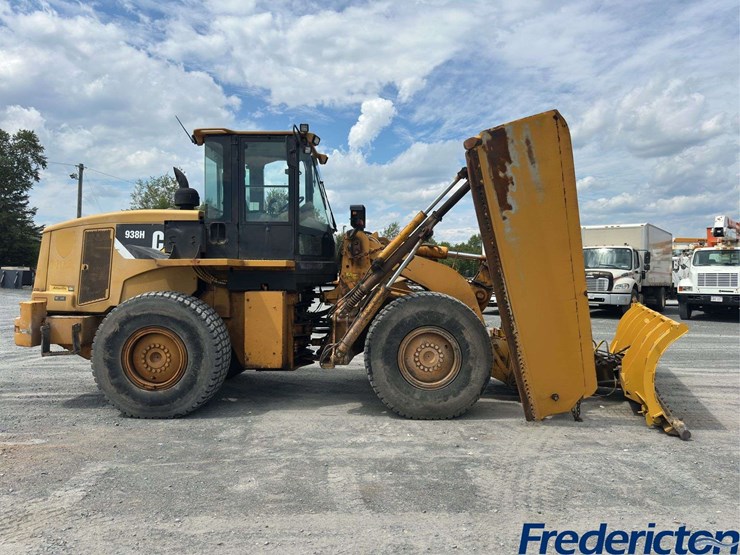 caterpillar-938h-image-8