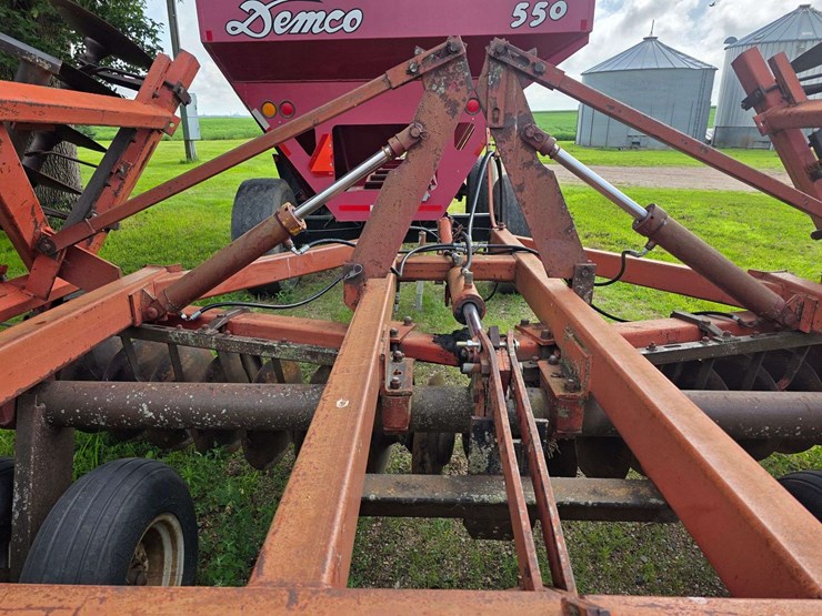 ih-490-disk,-20’,-hydraulic-fold-wings,-9.5-14-tires,-disk-scrapers,-sn:-033395-image-18