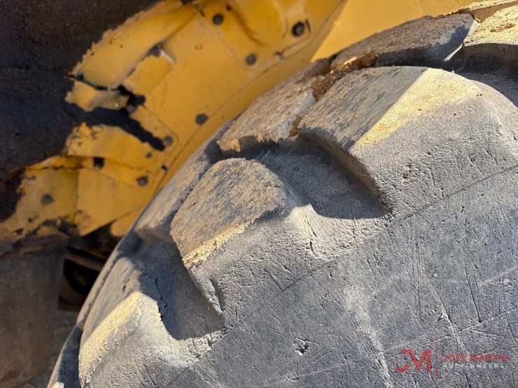 2013-caterpillar-966k-image-17