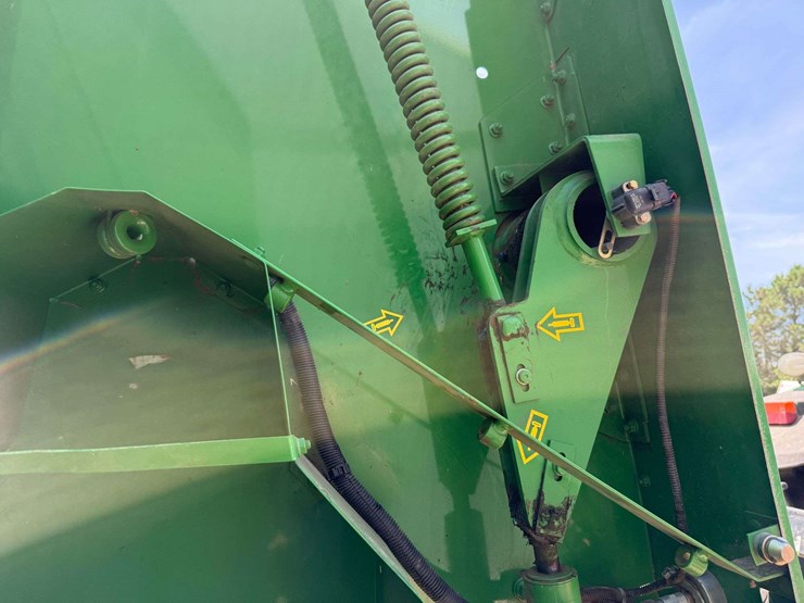 2006-john-deere-567-image-19