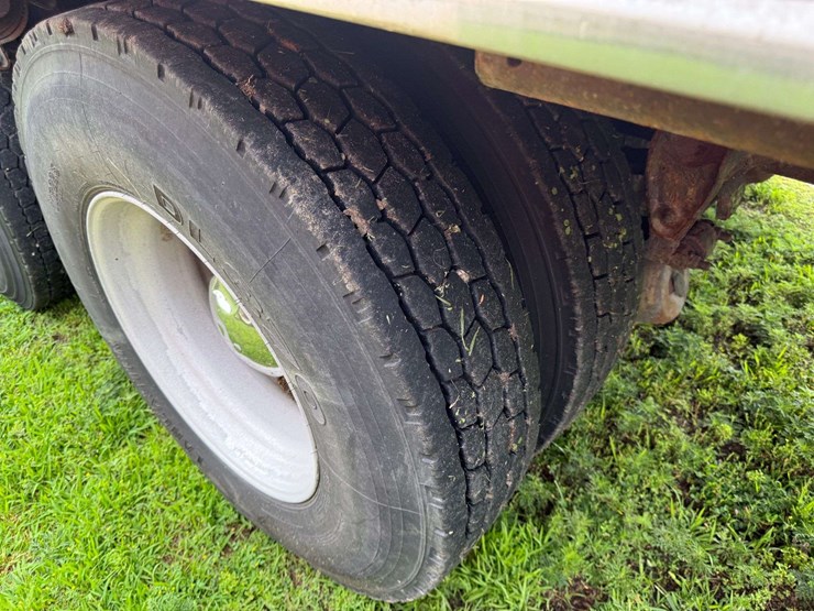 kenworth-t300-image-17