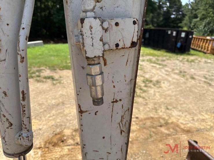 2019-takeuchi-tb230-image-12