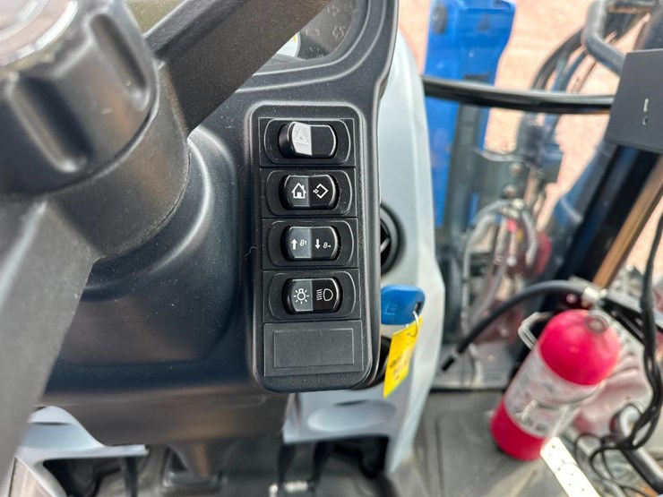 2017-new-holland-t5.110-image-55