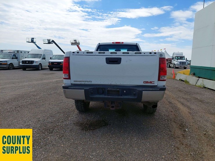 2012-gmc-sierra-2500hd-image-8