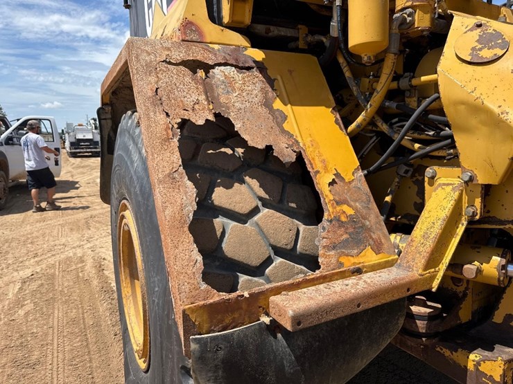 1998-caterpillar-d250e-image-24