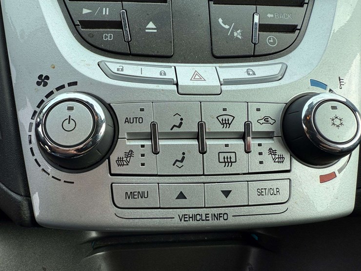 2011-chevrolet-equinox-image-28