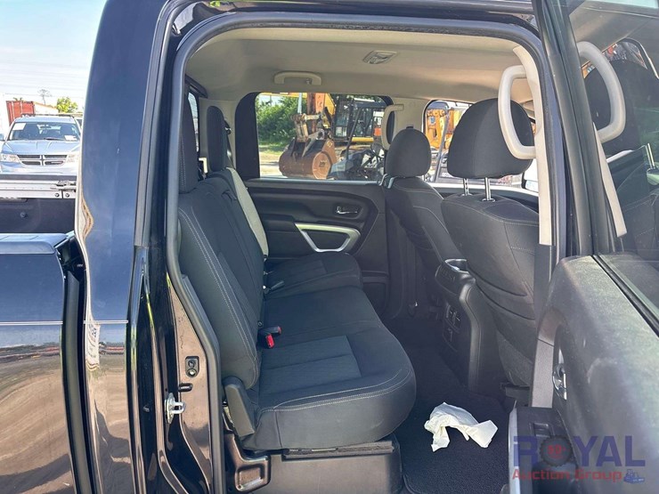 2017-nissan-titan-image-17