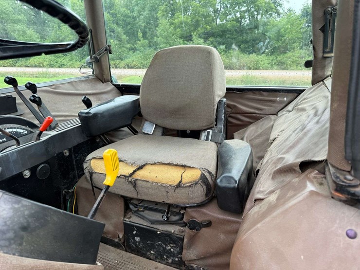 1983-john-deere-4650-image-25