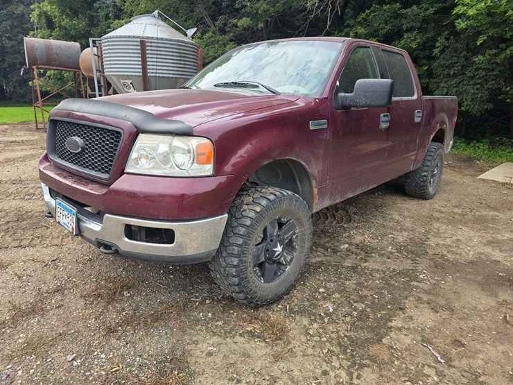 2004-ford-f150-xlt-image-2