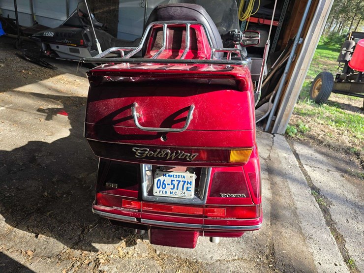 1996-honda-goldwing-gl1500se,-101,566-miles,-am/fm/tape,-air-ride,-new-front-and-rear-tires,-works-a-image-7