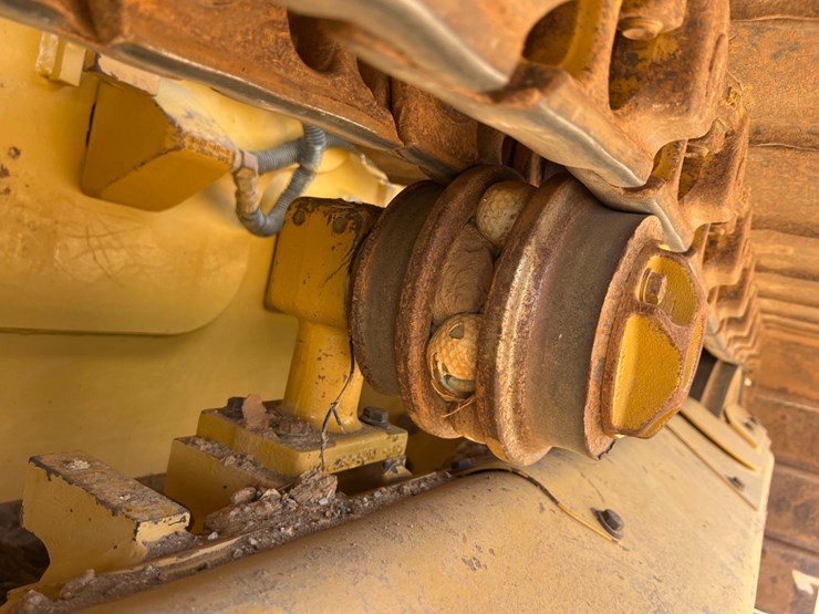 2021-caterpillar-d3-lgp-image-26
