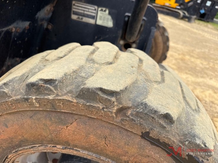 2018-jlg-g5-18a-image-13