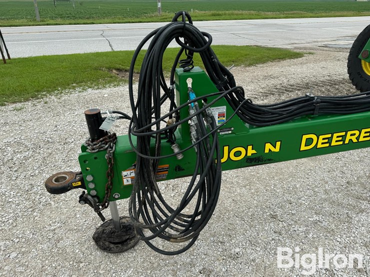 2023-john-deere-2680h-image-10