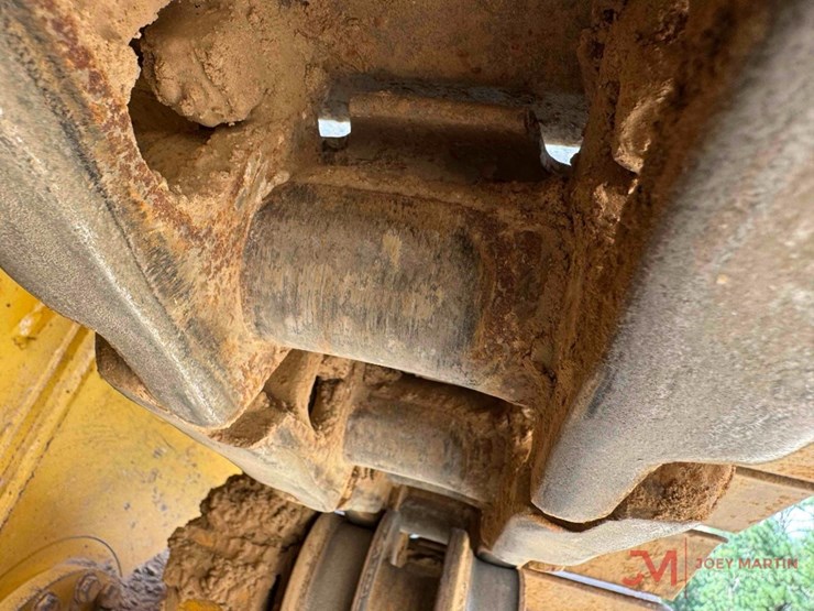 2015-deere-700k-lgp-image-15
