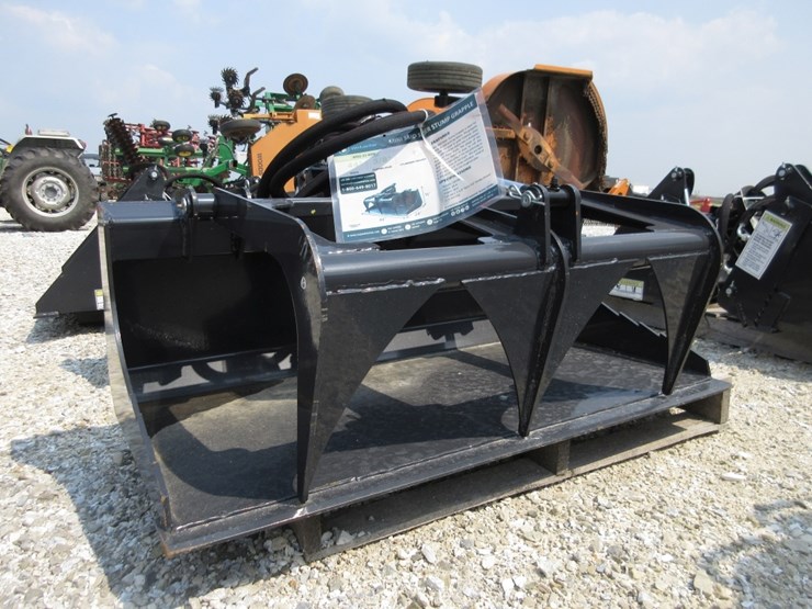 wolverine-mini-skid-steer-grapple-bucket-image-2