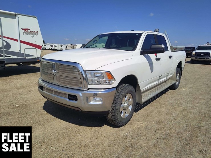 2014-ram-2500-slt-image-1