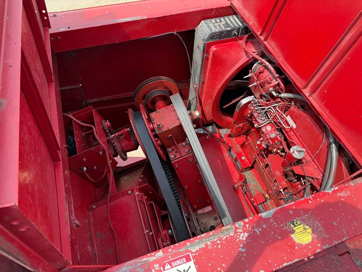 1990-case-ih-1680-image-31