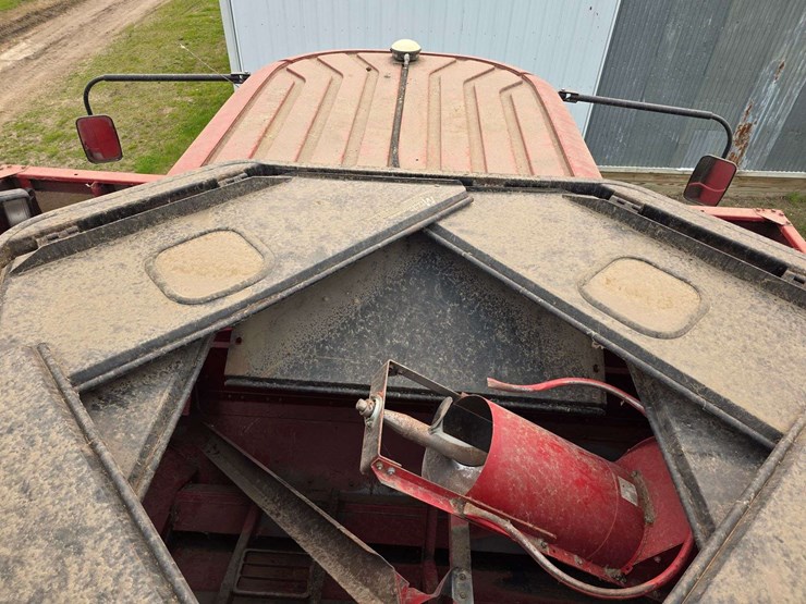 2002-case-ih-2388-image-49