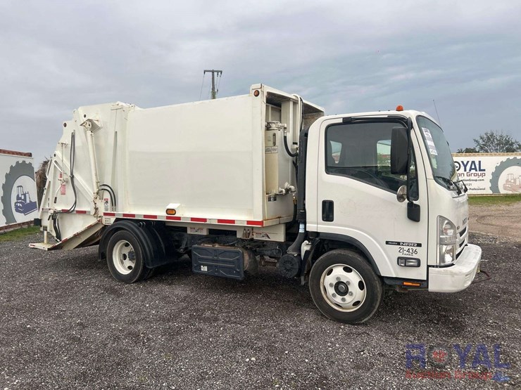 2021-isuzu-nrr-image-2
