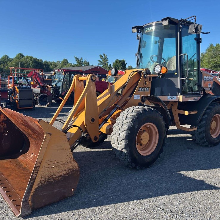 2013 CASE 321E