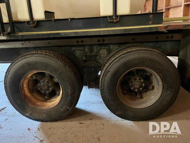 1995-ford-l9000-image-38
