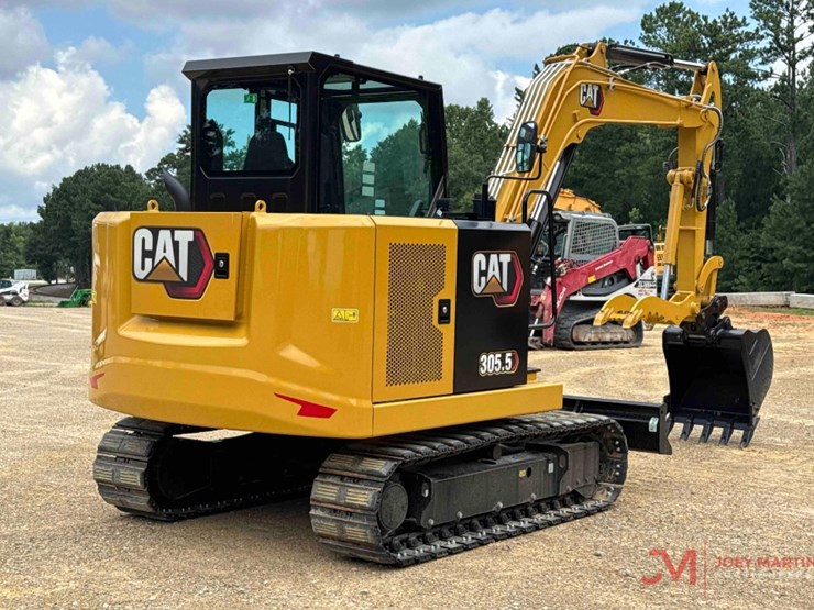 caterpillar-305.5-image-2