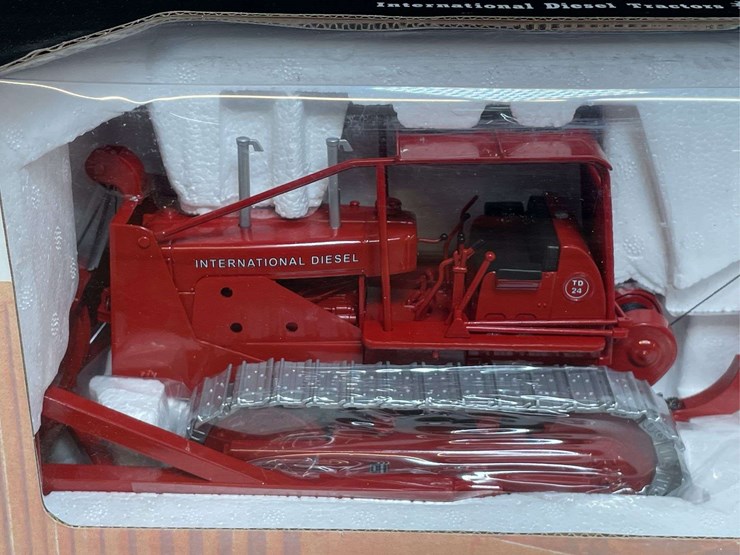 1/25-ih-td24-crawler-w/karry-arch-nib-sc-image-2