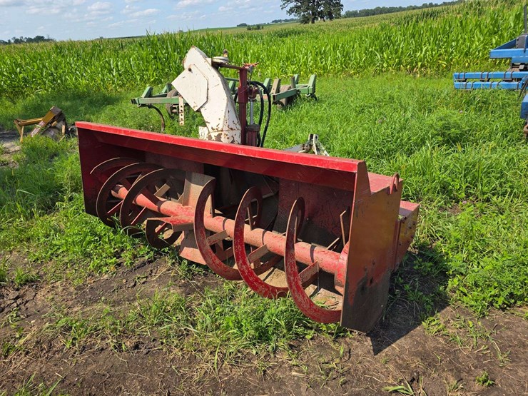 loftness-8’-snowblower,-540-pto,-hydraulic-spout-cylinder-image-3