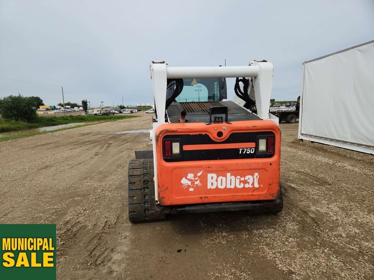 2014-bobcat-t750-image-6