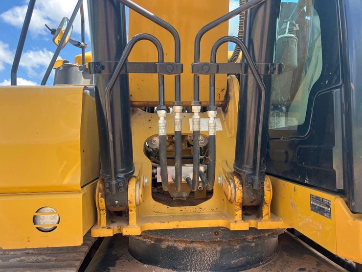 2021-caterpillar-317-image-14