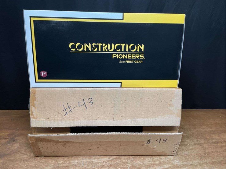 1/25-ih-td25-crawler-w/sheep's-foot-nib-1st-gear-image-13