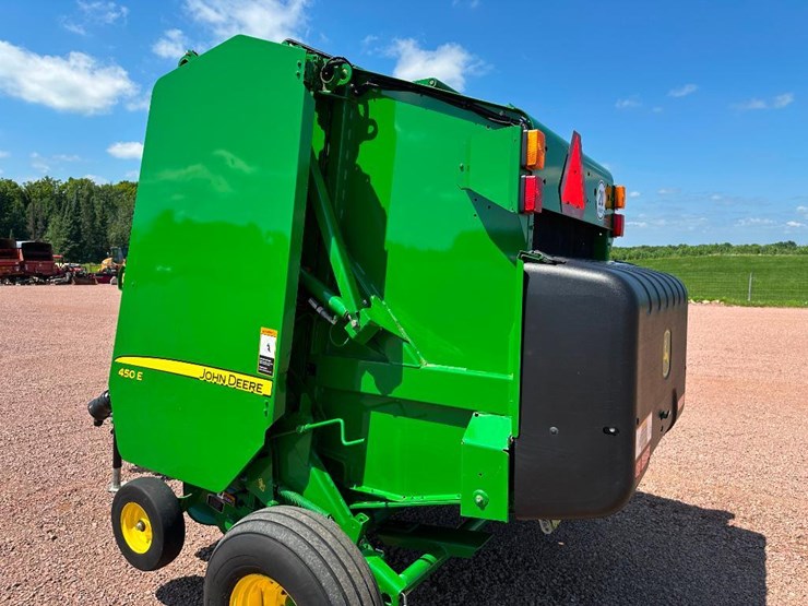 2022-john-deere-450e-image-21