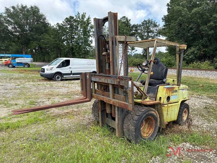 clark-c500-ys6500-straight-mast-forklift-image-4