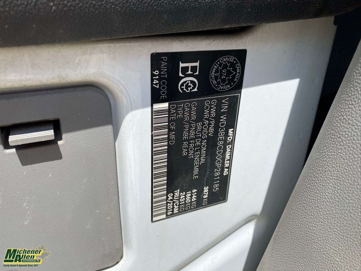 2016-mercedes-benz-sprinter-2500-image-22