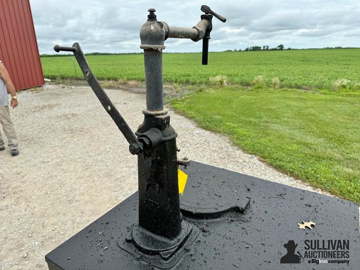 steel-bulk-oil-tank-w/-pump-image-10