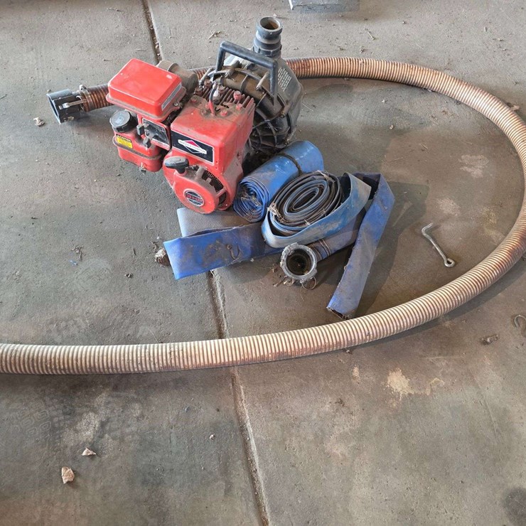 3hp Briggs and Stratton Transfer Pump, Unknown Working Condition, Not Stuck