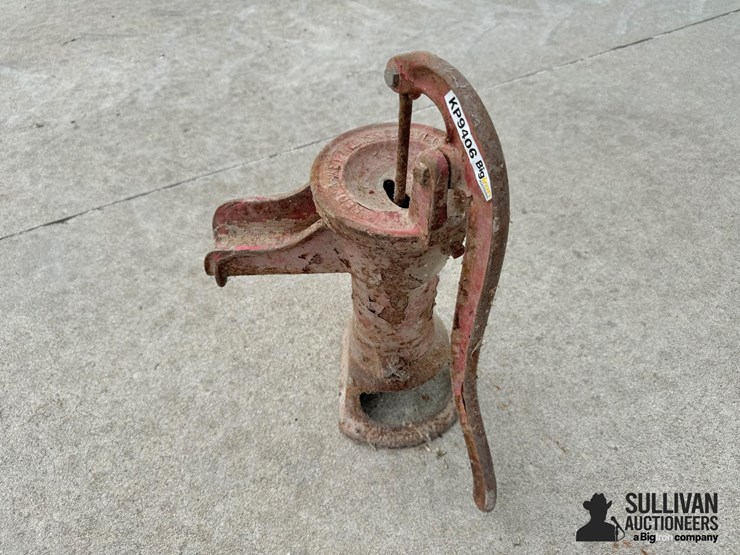 red-jacket-cistern-pump-image-8