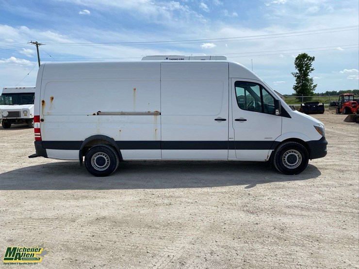 2016-mercedes-benz-sprinter-2500-image-5