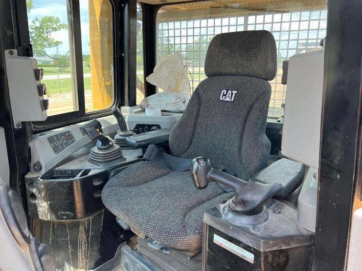 2019-caterpillar-d6t-lgp-image-32