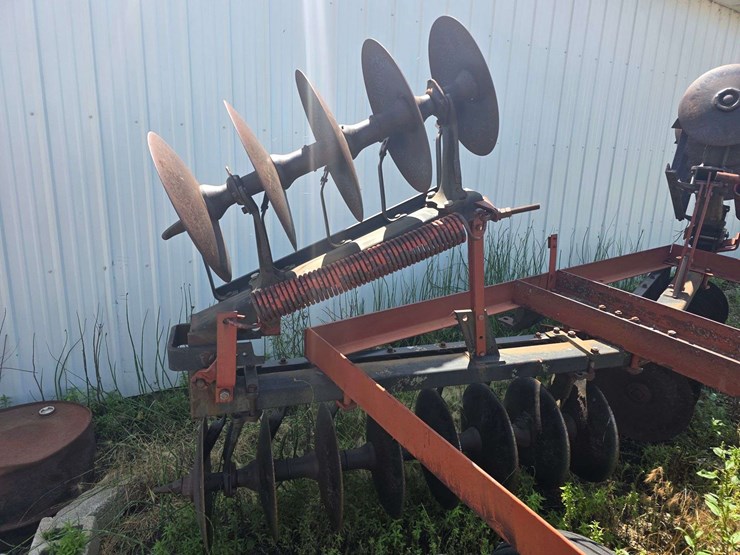 ih-470-tandem-disk,-manual-fold-wings,-9.5l-14-tires-on-6-bolt-rims,-hydraulic-lift,-rear-hitch,-dis-image-18