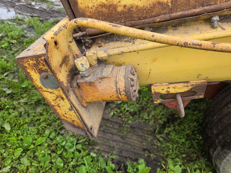 new-holland-355-image-16