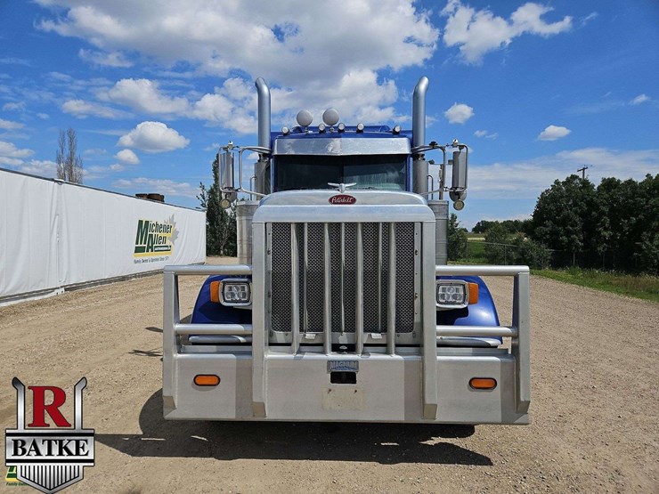 2009-peterbilt-388-image-21