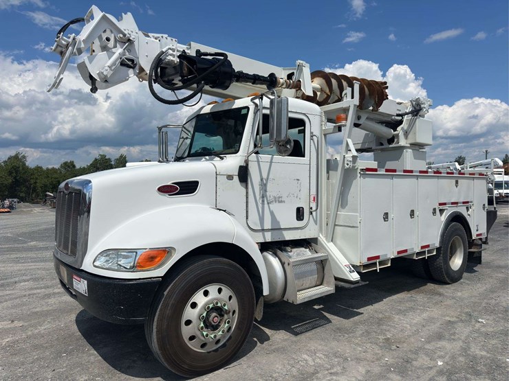 2007-peterbilt-pb335-s/a-auger-truck-image-1