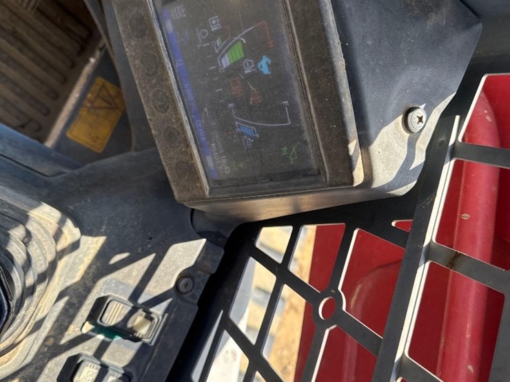 2018-takeuchi-tl12v2-image-17