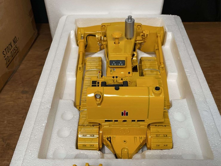 1/25-ih-td25-crawler-w/sheep's-foot-nib-1st-gear-image-7