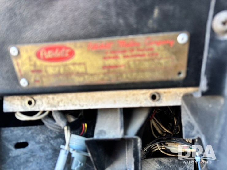 1993-peterbilt-377-image-101