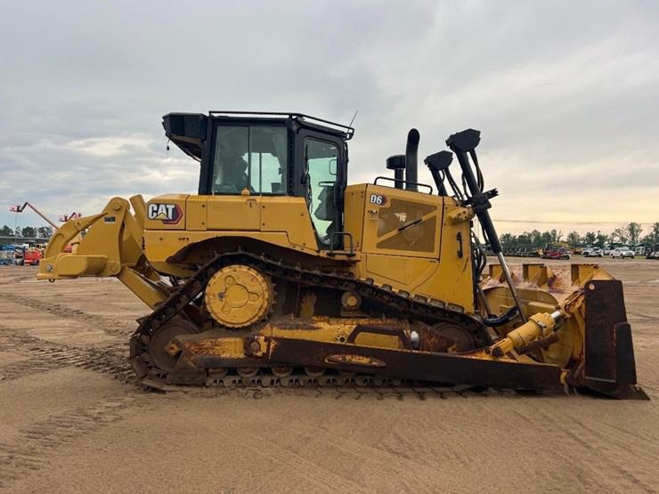 2019-caterpillar-d6-image-5